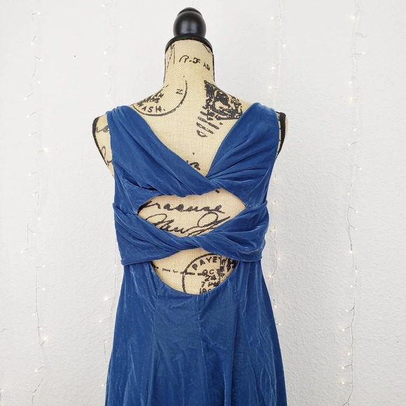 Gal Meets Glam Christine Fir Green Velvet Dress 6 - Picture 8 of 11